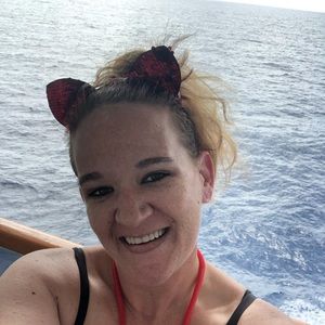 Meet your Posher, Whitney